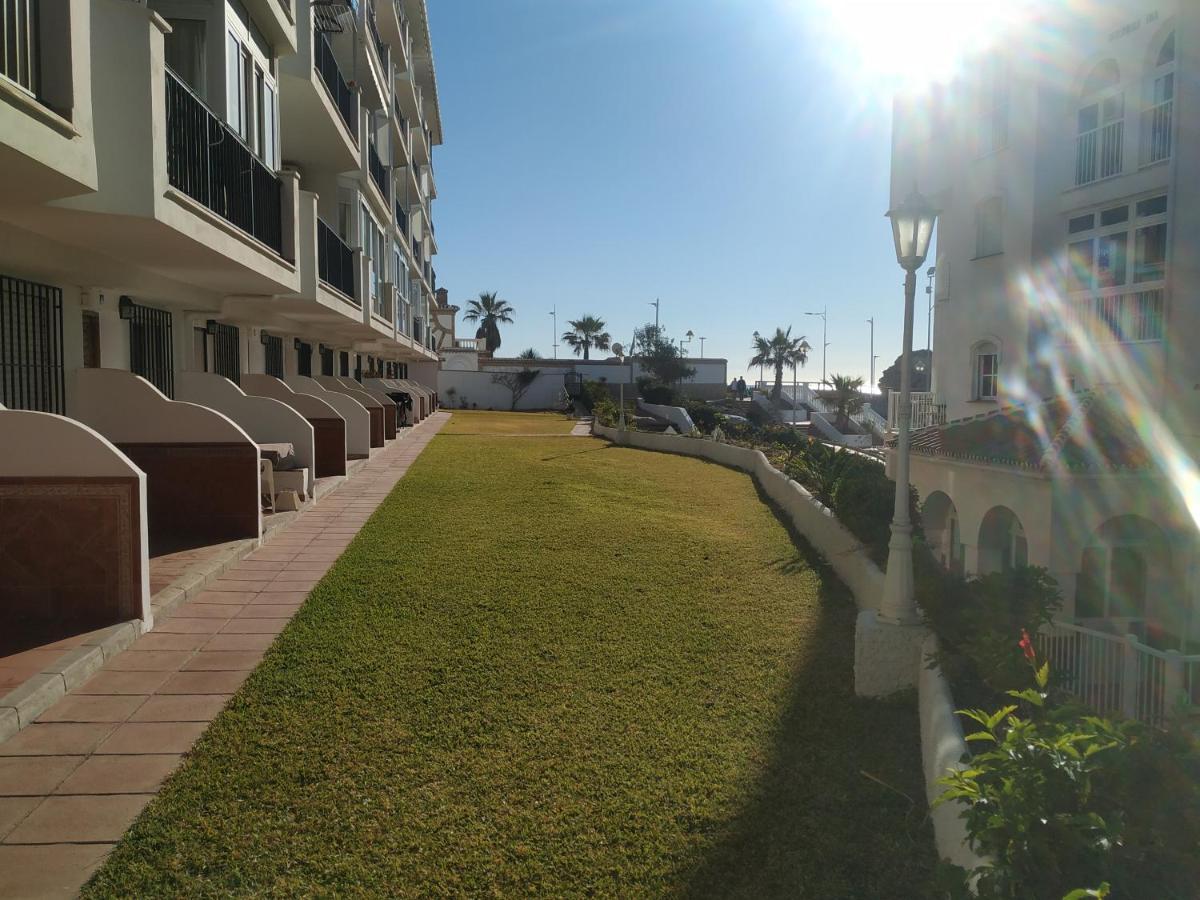 1 Bedroom Beachfront Apartment At Torecilla Beach Nerja Exterior foto