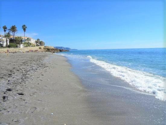 1 Bedroom Beachfront Apartment At Torecilla Beach Nerja Exterior foto